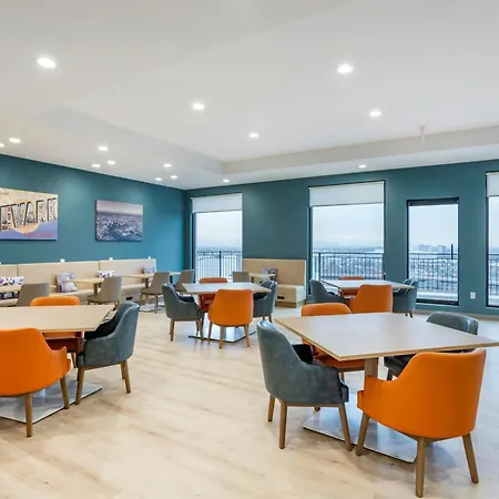 Four Points By Sheraton Newark Airport-2
