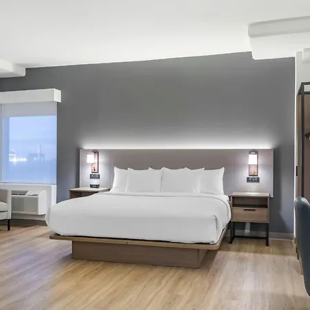 Four Points By Sheraton Newark Airport-3