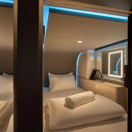 Capsuletransit Sleep Lounge Klia T1 Airport Hotel - Landside, Public Area At Lvl 5-2