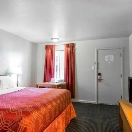 Econo Lodge Inn & Suites Durango-2