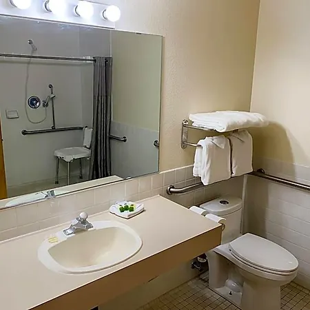 Sisters Inn & Suites-2