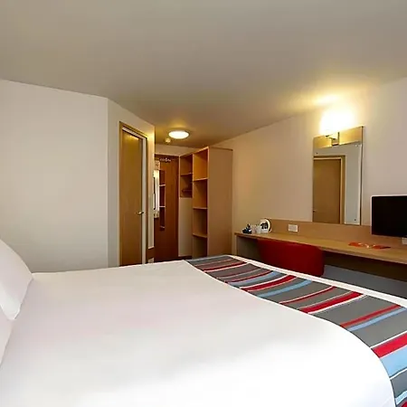 Travelodge Plymouth-3