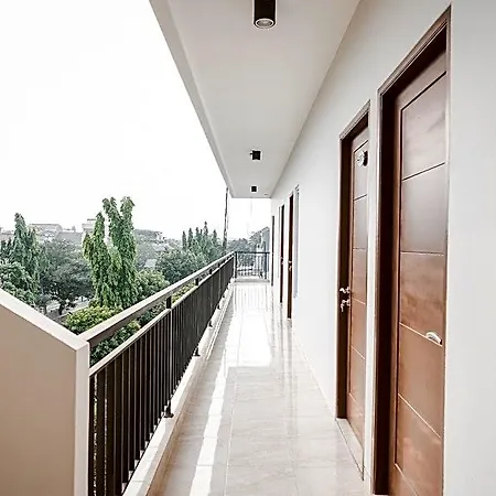 Reddoorz Near Taman Palem-2