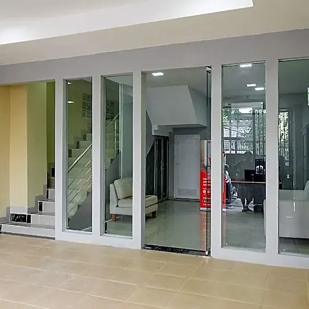 Reddoorz Near Plaza Atrium Senen-2