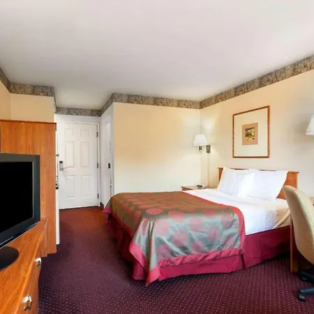Ramada By Wyndham Seatac Airport North-2