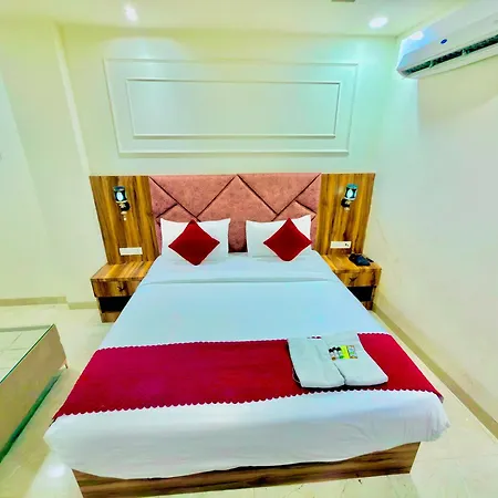 Hotel Majestic Heights-3