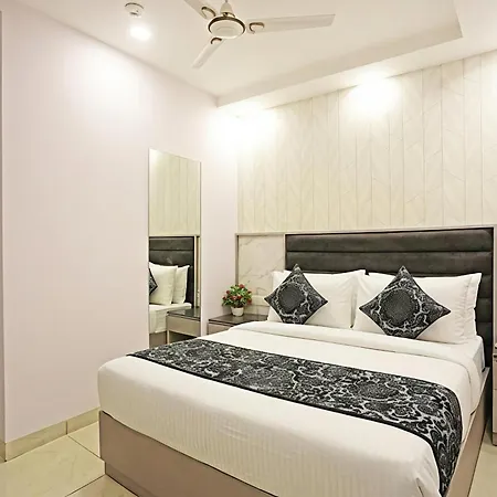 Hotel Mayfair Just A Minute Away From New Delhi Railway Station And Connaught Place-3