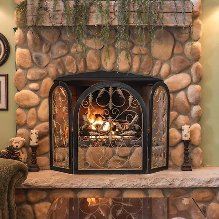 Hearthstone Inn & Suites-2