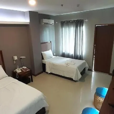 Hotel Camila 2-3