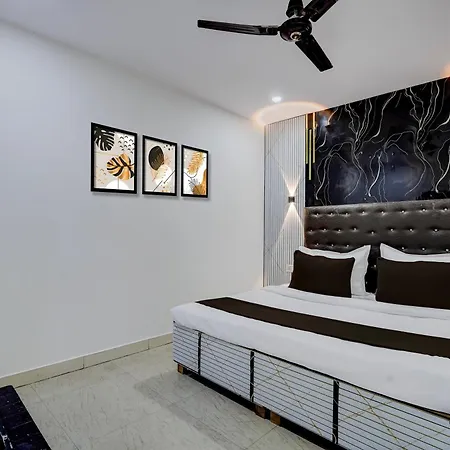 Hotel O Ritz Rivera East Azad Nagar Metro Station-3
