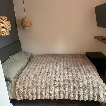 Norton Rd Guest House-3