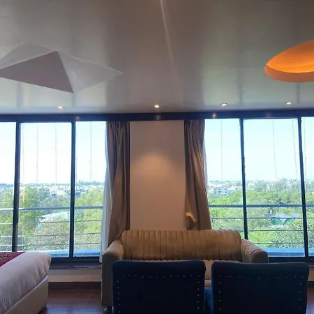 Hotel Signature Grand-3