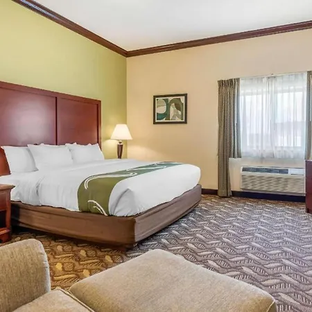 Quality Inn & Suites Zanesville City Center-3