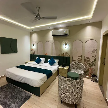 Divine Hotel-2