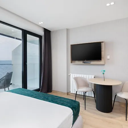 Marina Club-2