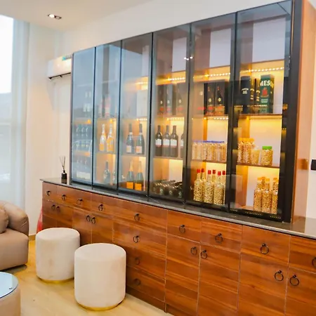 Ee29 Hotel And Suite-3