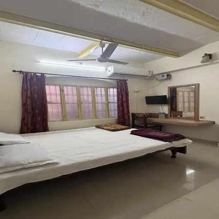 Sri Venkateshwar Lodge-2