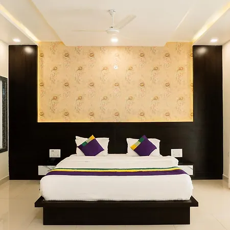 Treebo Premium Royal Amar With Mountain View And Swimming Pool-2