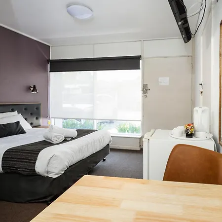 Prince Of Wales Hotel Motel-3