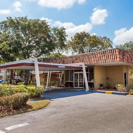 Baymont By Wyndham Sarasota-3