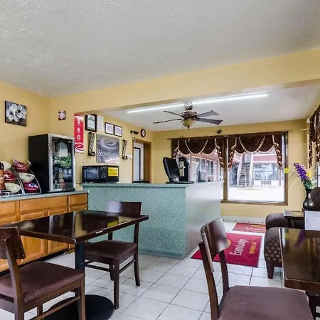Econo Lodge Winfield-2