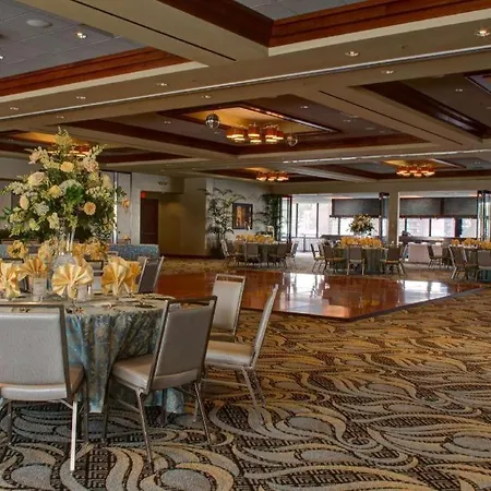 Best Western Plus Oswego Hotel And Conference Center-3