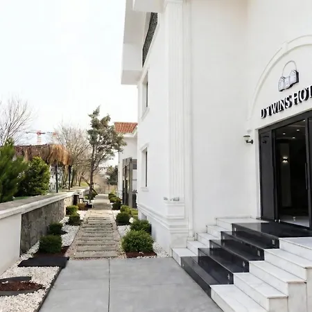 D Twins Airport Hotel-3