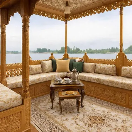 Floating Luxury Group Of Houseboats-2