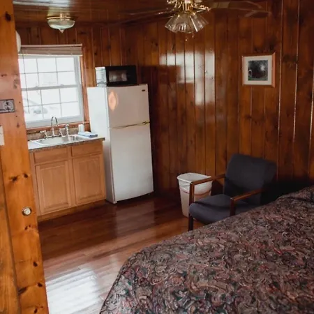 Covered Bridge Motel-2