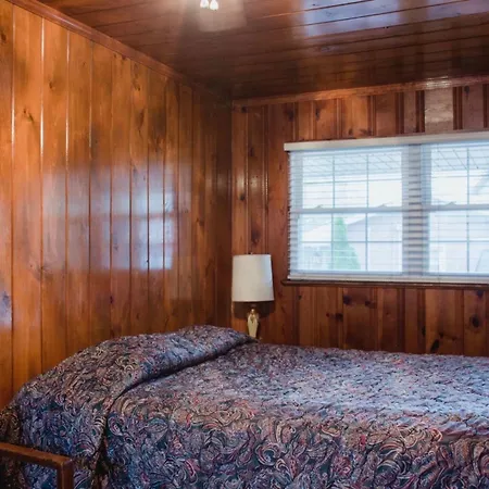 Covered Bridge Motel-3