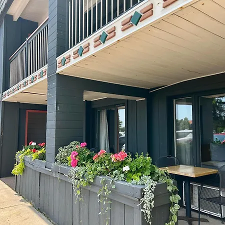 The Harbor Inn-2