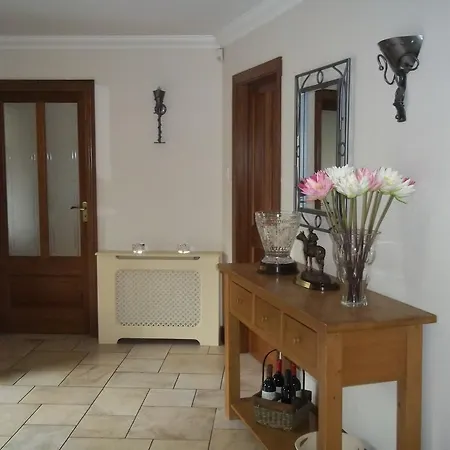 Grove Lodge B&B-2