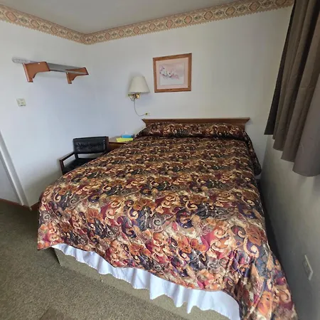 Royals Inn Motel Inc-2