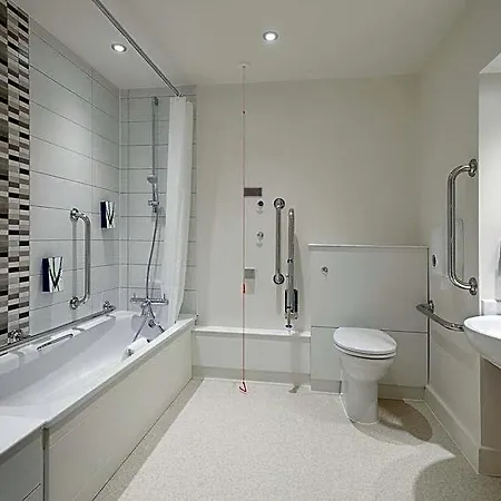 Premier Inn Portsmouth North Harbour-2