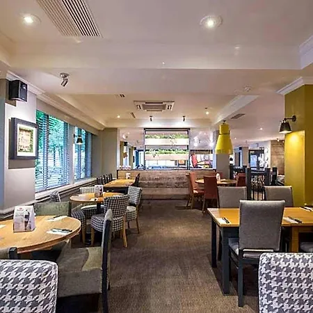Premier Inn Liverpool-3