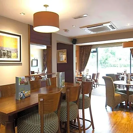 Premier Inn London Richmond-2