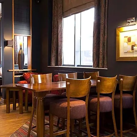 Premier Inn London City-3