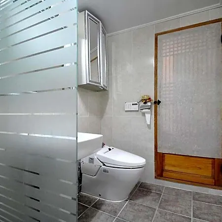 Gallery Jin Hanok Guesthouse-3