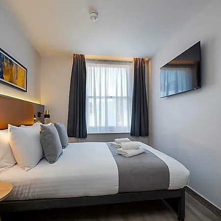 Best Western Chiswick Rooms-3