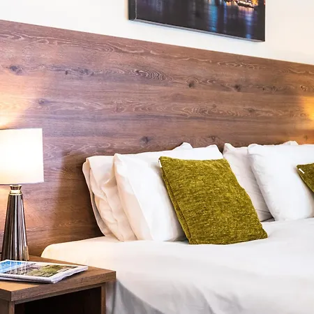 The Limes Country Lodge Hotel & Admiral Restaurant-2