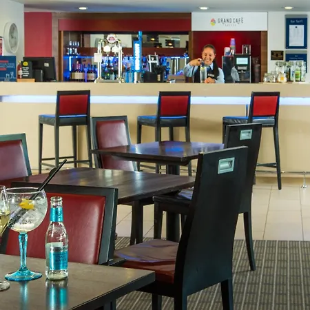 Holiday Inn Express Milton Keynes By Ihg-2