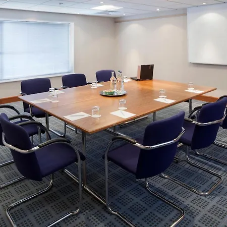 Holiday Inn Basingstoke By Ihg-3
