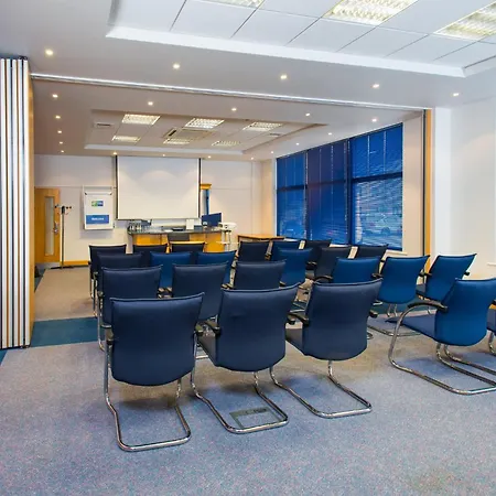 Holiday Inn Express Milton Keynes By Ihg-3