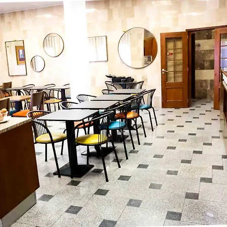Hotel Arangues-3