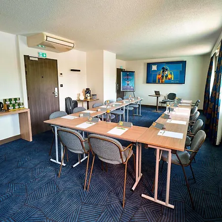 Ibis Styles Saint-Quentin-3