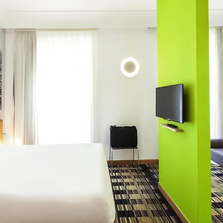 Ibis Styles Napoli Garibaldi-2