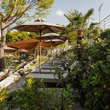 Le Meridien Lav Split-3