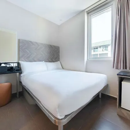 Ibis Budget Singapore Dahlia-3