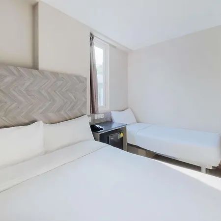 Ibis Budget Singapore Dahlia-2