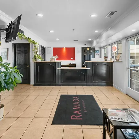 Ramada By Wyndham Ontario Airport & Convention Center-3